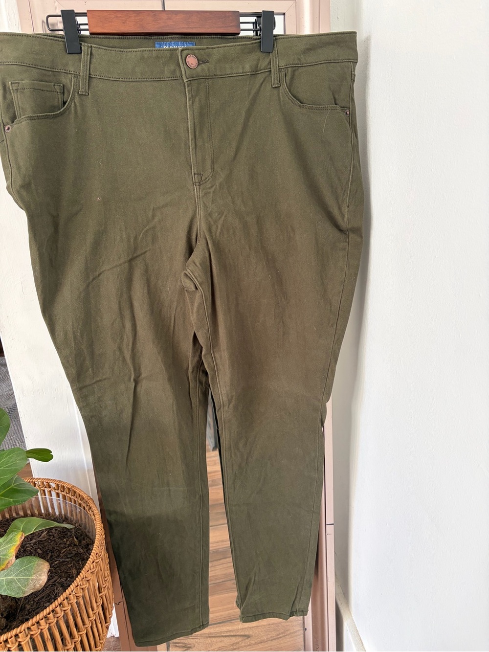 Dark Academia Old Navy Rockstar Olive/Army Green Skinny Jeans Size 18 Stretch